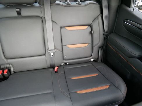 Used 2022 GMC Sierra 1500 AT4 w/ AT4 Preferred Package AWD/4WD image 14