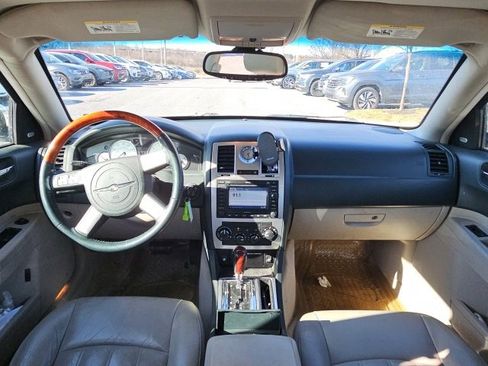 Used 2005 Chrysler 300 C w/ Protection Group II image 8
