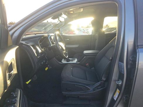 Used 2022 Chevrolet Colorado LT w/ LT Convenience Package image 7