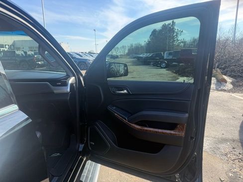 Used 2019 Chevrolet Tahoe Premier image 17