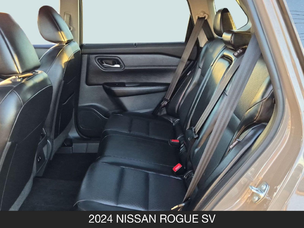 Certified 2024 Nissan Rogue SV w/ SV Premium Package FWD image 17