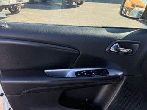 Used 2017 Dodge Journey SXT w/ Blacktop Package image 13