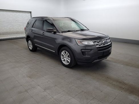 Used 2018 Ford Explorer XLT image 13
