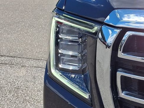 Used 2023 GMC Yukon SLT w/ SLT Premium Package AWD/4WD image 26
