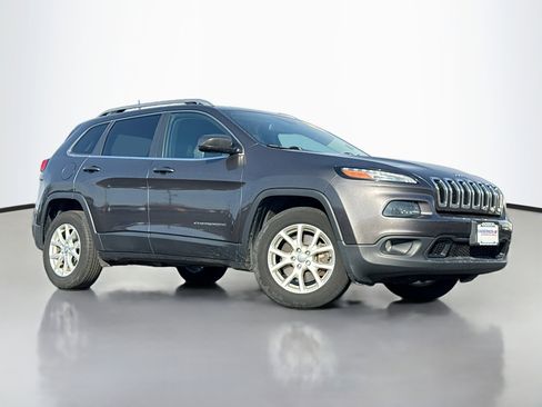 Used 2017 Jeep Cherokee Latitude w/ Safety/Convenience Group image 1