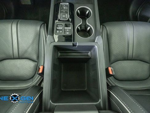 Used 2025 Honda Pilot Elite image 33