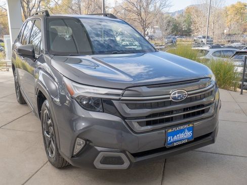 Used 2025 Subaru Forester Limited image 2