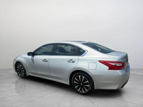 Used 2017 Nissan Altima 2.5 SV FWD image 6