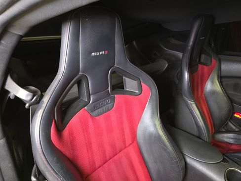 Used 2017 Nissan 370Z NISMO RWD image 29