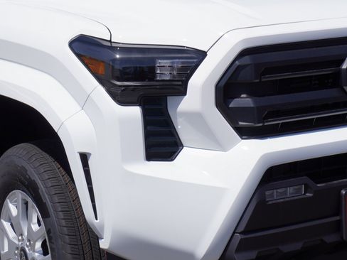 New 2026 Toyota Tacoma SR5 AWD/4WD image 3