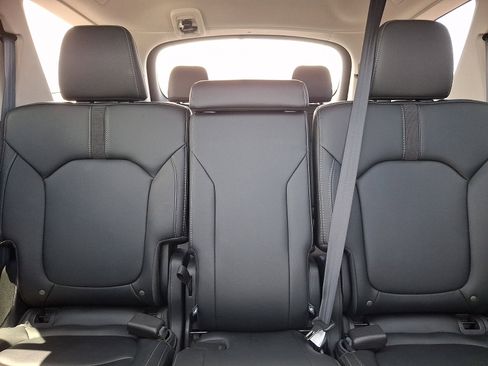 Used 2025 Honda Pilot Touring image 15