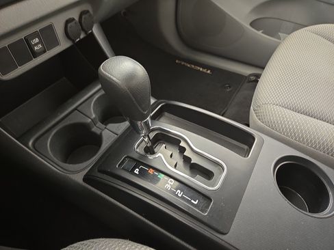 Used 2014 Toyota Tacoma 4x4 Regular Cab image 20