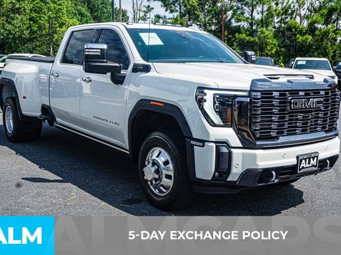 Used 2024 GMC Sierra 3500 Denali Ultimate AWD/4WD image 3