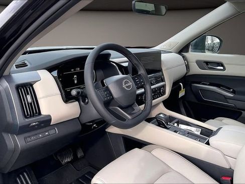 New 2026 Nissan Pathfinder SL image 7