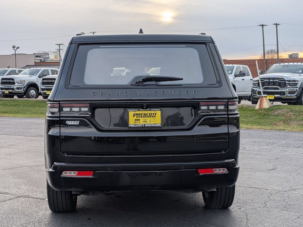 Used 2024 Jeep Grand Wagoneer Series III w/ Rear Seat Video Group 1 AWD/4WD image 6