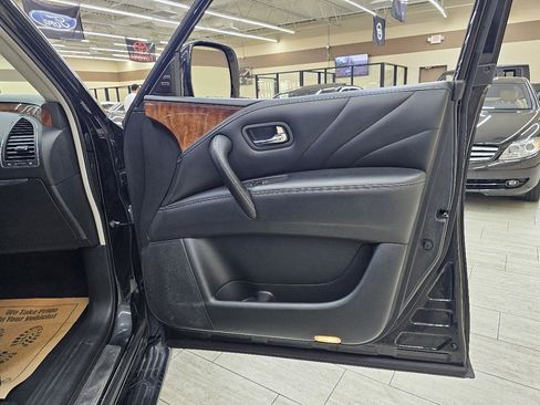 Used 2017 INFINITI QX80 4WD w/ Deluxe Technology Package image 42