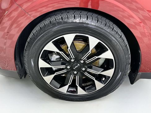 Used 2022 Kia Carnival EX FWD image 25