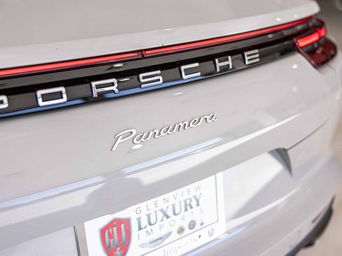 Used 2019 Porsche Panamera image 15