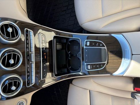 Used 2022 Mercedes-Benz GLC 300 GLC 300 image 40