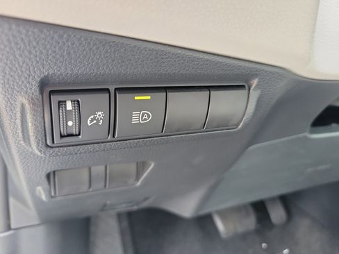 Certified 2025 Toyota Corolla Cross L FWD image 22