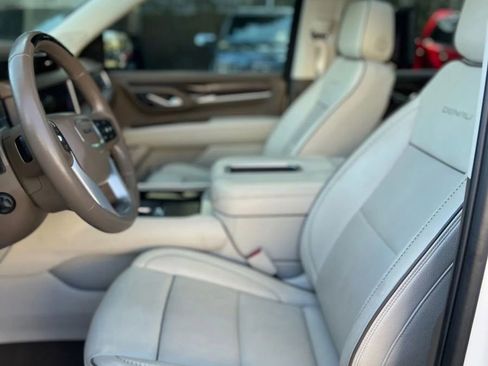 Used 2023 GMC Yukon XL Denali w/ Denali Reserve Package AWD/4WD image 15
