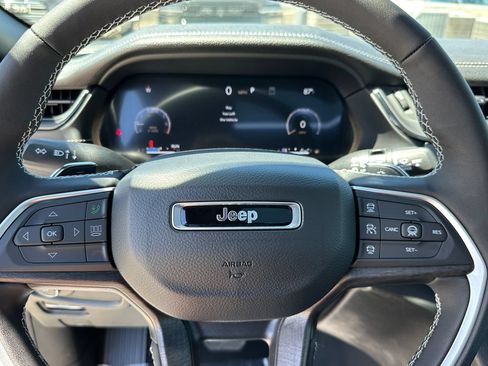 New 2026 Jeep Grand Cherokee L Limited w/ Limited Altitude Package AWD/4WD image 23