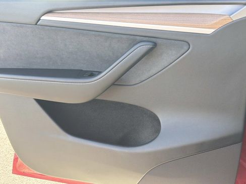 Used 2024 Tesla Model Y Long Range image 13