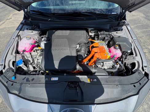 New 2025 Hyundai Elantra Hybrid FWD image 33