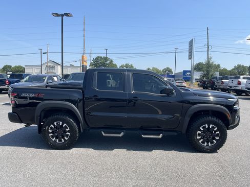 Used 2022 Nissan Frontier PRO-4X w/ Technology Package image 6