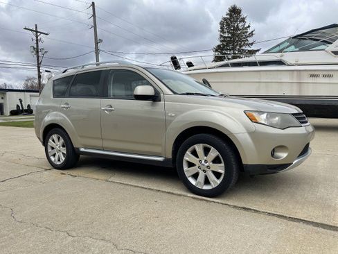 Used 2009 Mitsubishi Outlander SE image 1