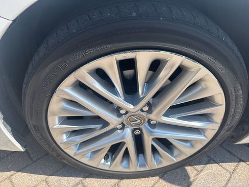 Used 2014 Lexus ES 350 w/ Luxury Package FWD image 24