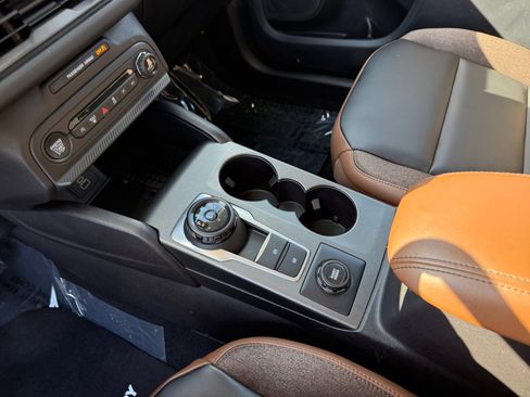 Certified 2025 Ford Bronco Sport Outer Banks w/ Outer Banks Tech Package+ AWD/4WD image 13