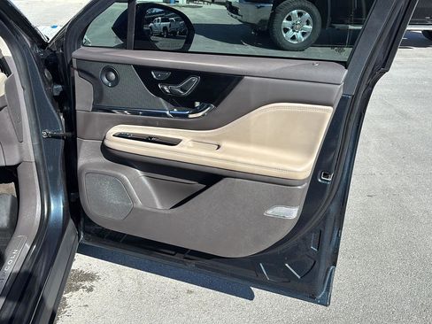 Used 2020 Lincoln Corsair Reserve w/ Equipment Group 202A image 24