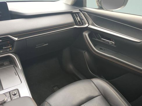 Used 2025 MAZDA CX-70 3.3 Turbo w/ Preferred Package image 13