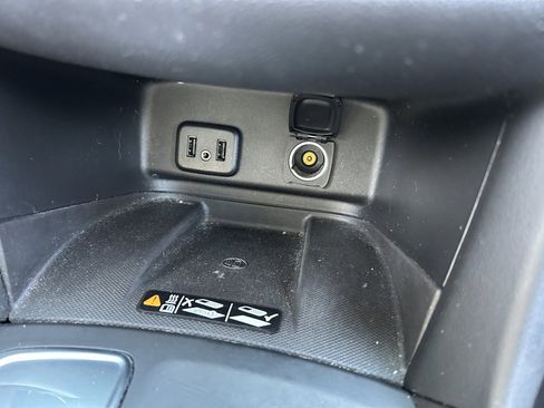 Used 2018 Chevrolet Equinox Premier image 31