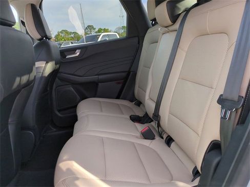 Used 2021 Ford Escape Titanium image 14