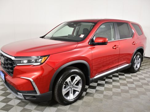 Certified 2025 Honda Pilot EX-L image 10