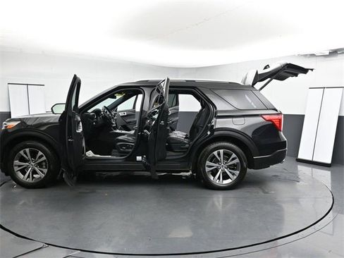 Used 2020 Ford Explorer Platinum image 41
