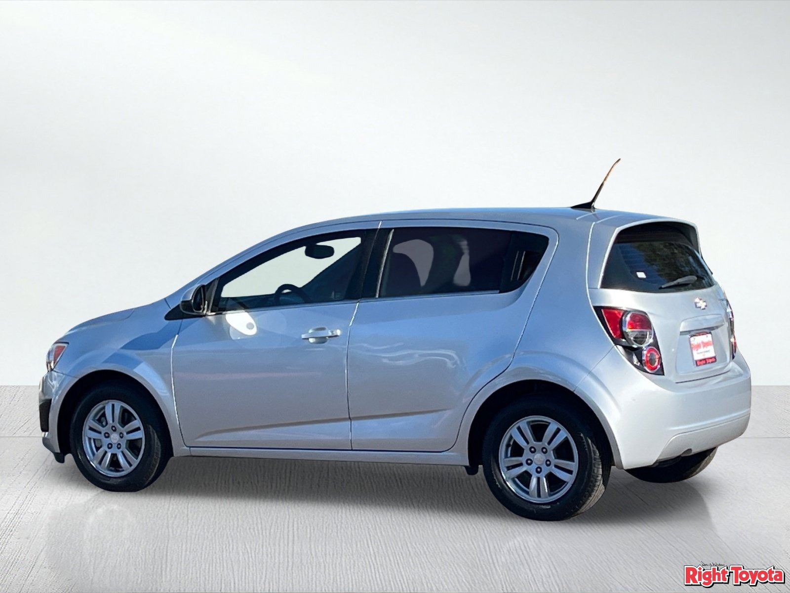 Used 2014 Chevrolet Sonic LT FWD image 4