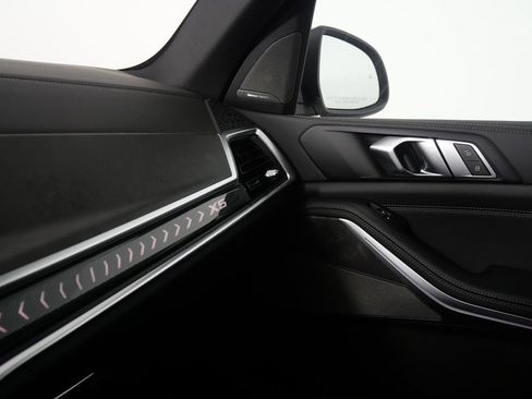 Used 2025 BMW X5 xDrive50e image 29