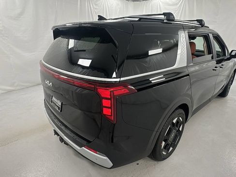 New 2026 Kia Carnival EX FWD image 3