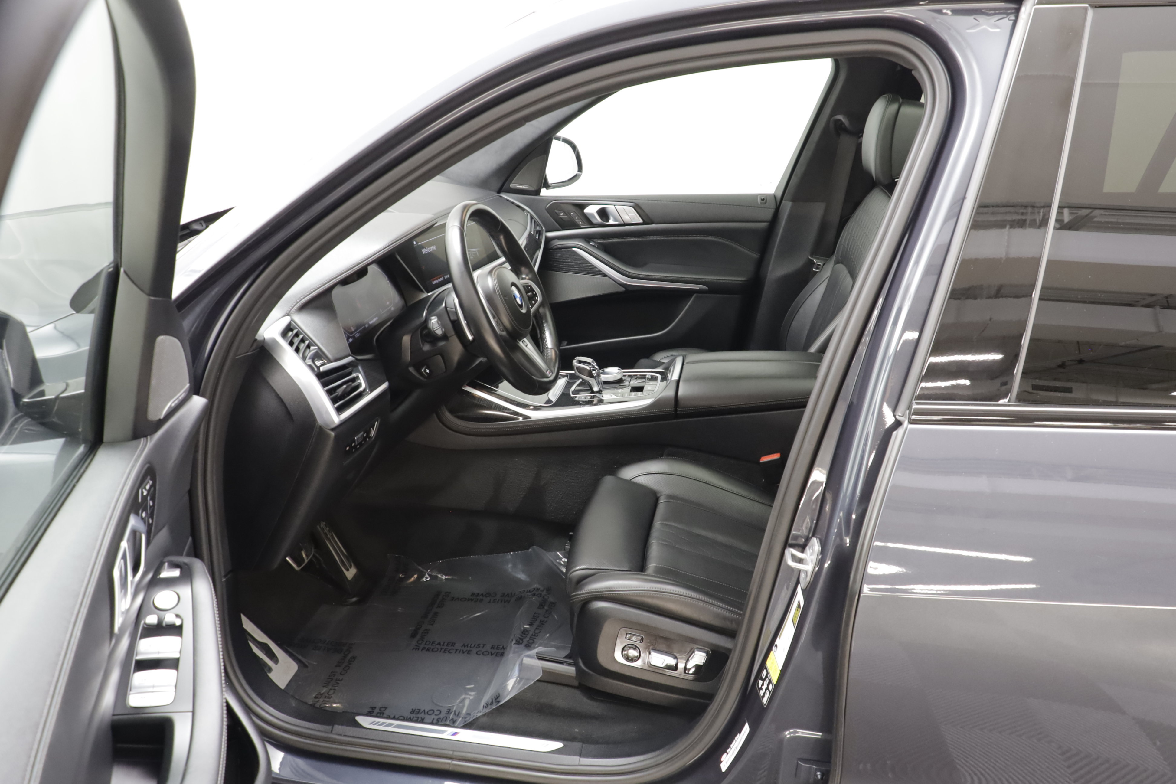 Used 2022 BMW X7 xDrive40i w/ M Sport Package AWD/4WD image 6