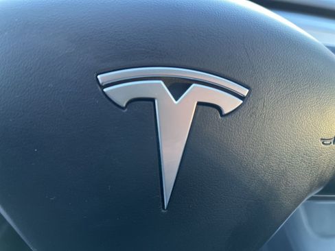 Used 2023 Tesla Model 3 Standard Range image 28
