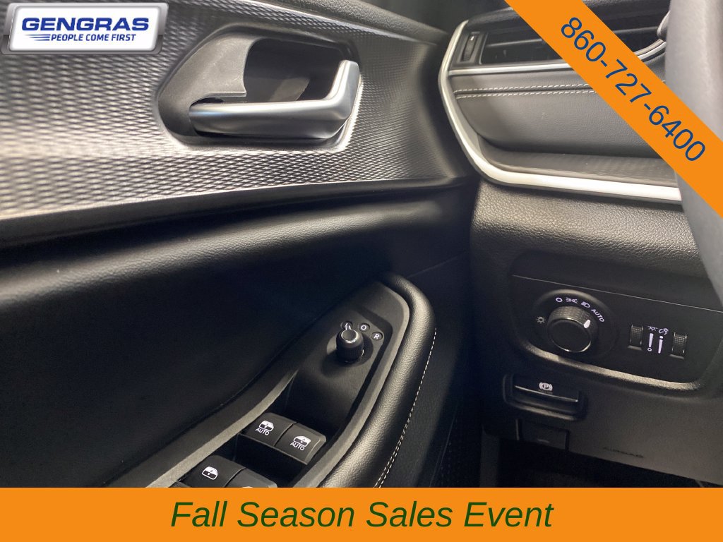 Used 2023 Jeep Grand Cherokee L Altitude AWD/4WD image 24