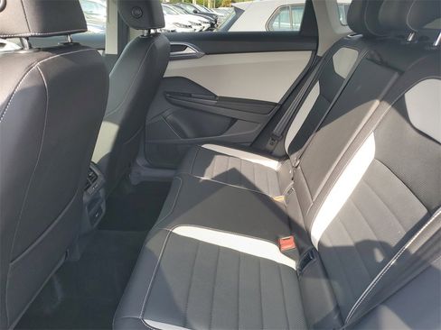 Used 2025 Volkswagen Taos SEL image 10