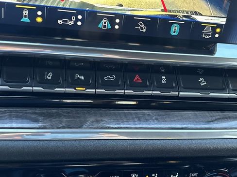 Used 2025 Chevrolet Silverado 2500 LTZ w/ LTZ Plus Package image 37