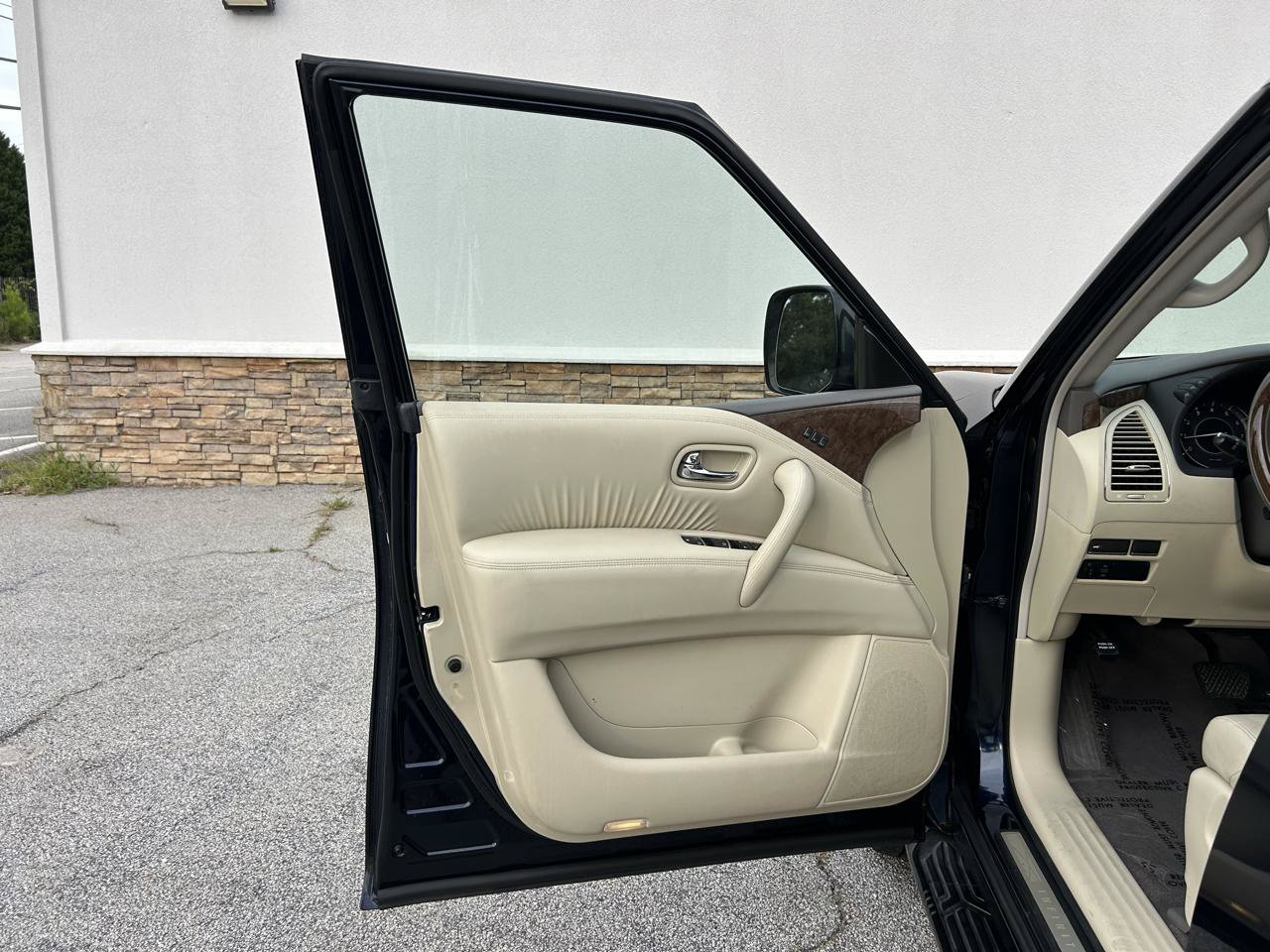 Used 2017 INFINITI QX80 2WD image 10
