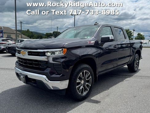 Used 2023 Chevrolet Silverado 1500 LT w/ Z71 Off-Road Package AWD/4WD image 3