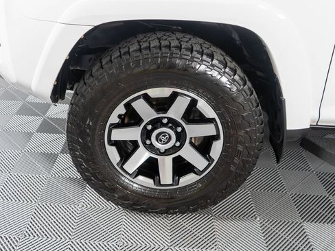 Used 2018 Toyota 4Runner TRD Off-Road Premium AWD/4WD image 24