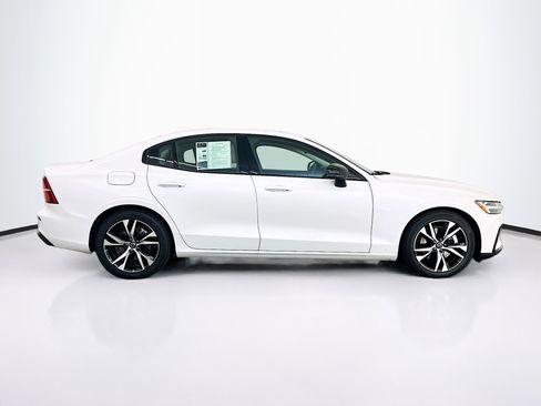 Used 2025 Volvo S60 B5 Core image 10